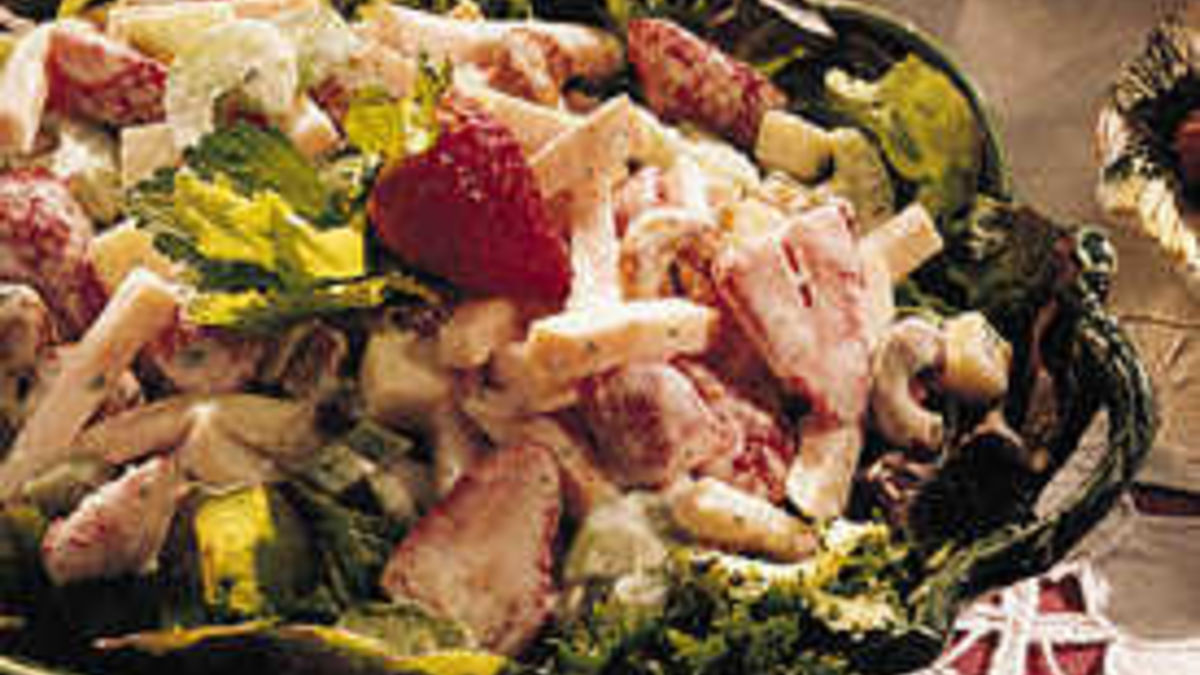 Smoked Turkey Salad with Strawberries 