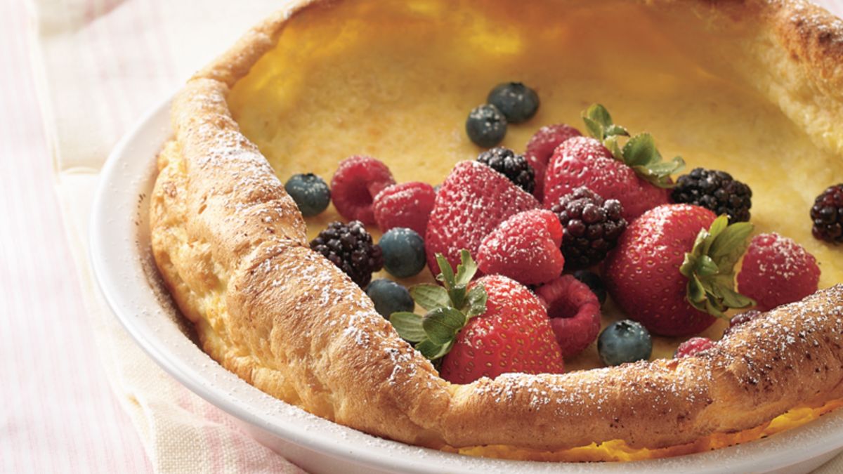 Dutch Baby Pancake with Berry Topping