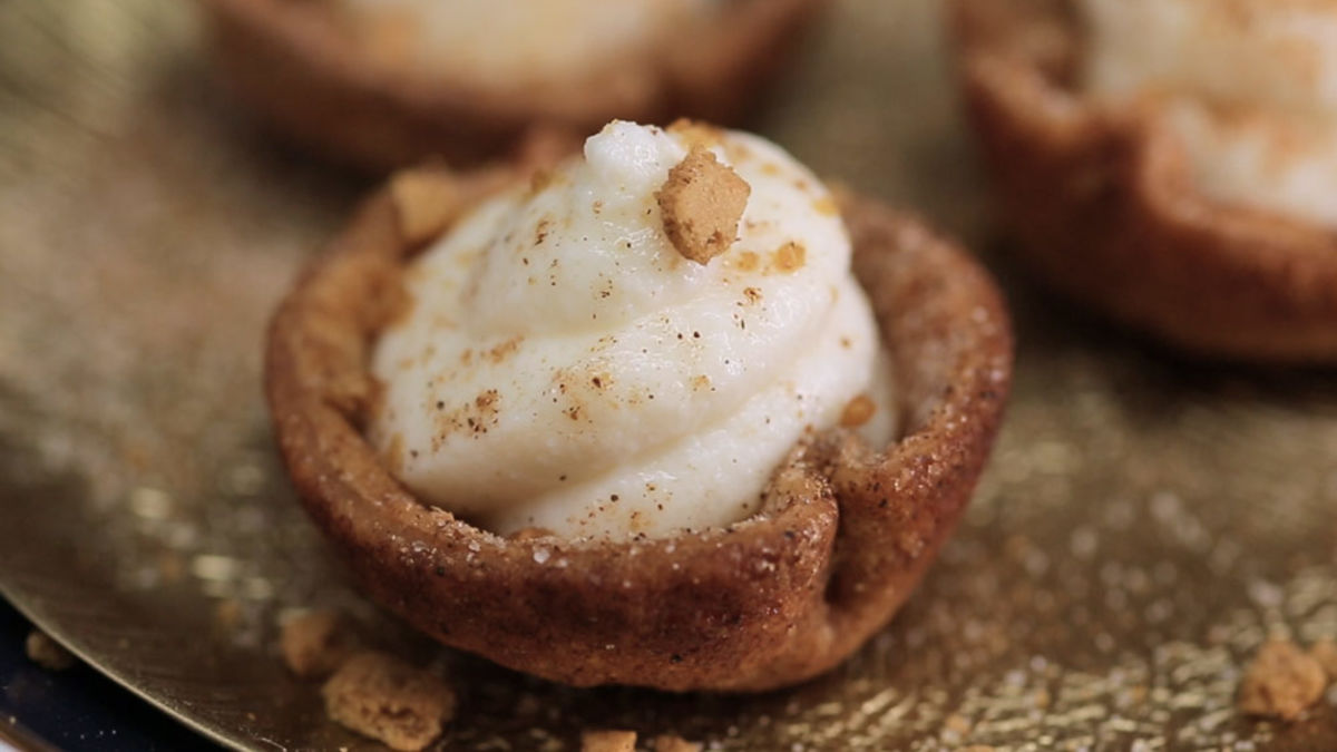 Gingerbread Cannoli Cups