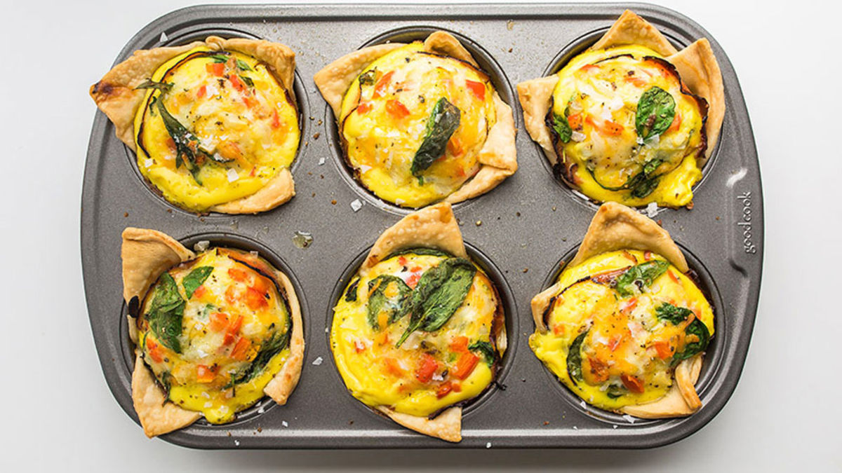 Cheesy Bacon Muffin Tin Breakfast Quiches