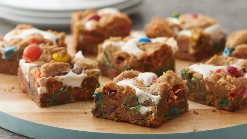 3-Ingredient Marshmallow M&M™ Cookie Bars