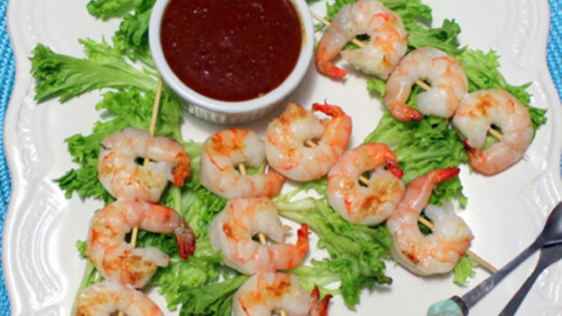 Pinchos de Camarones con Salsa de Mango al Chipotle