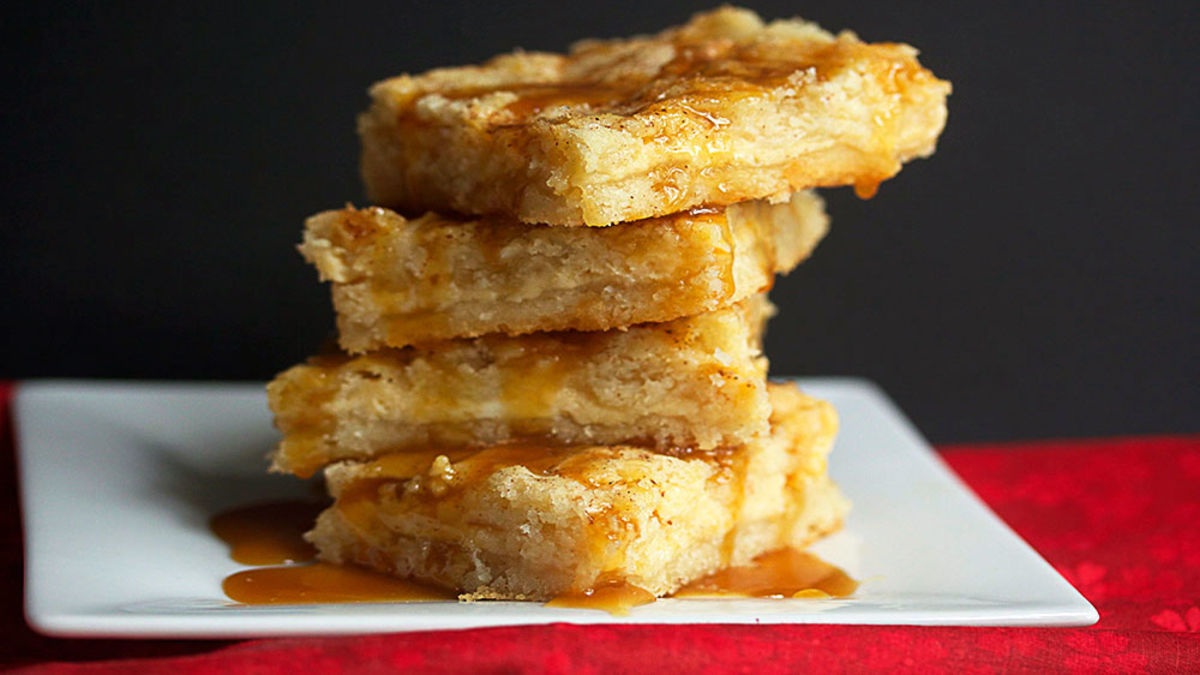 Eggnog Cheesecake Cookie Bars