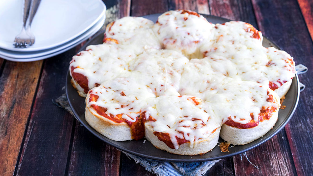 Pull-Apart Pizza Rolls