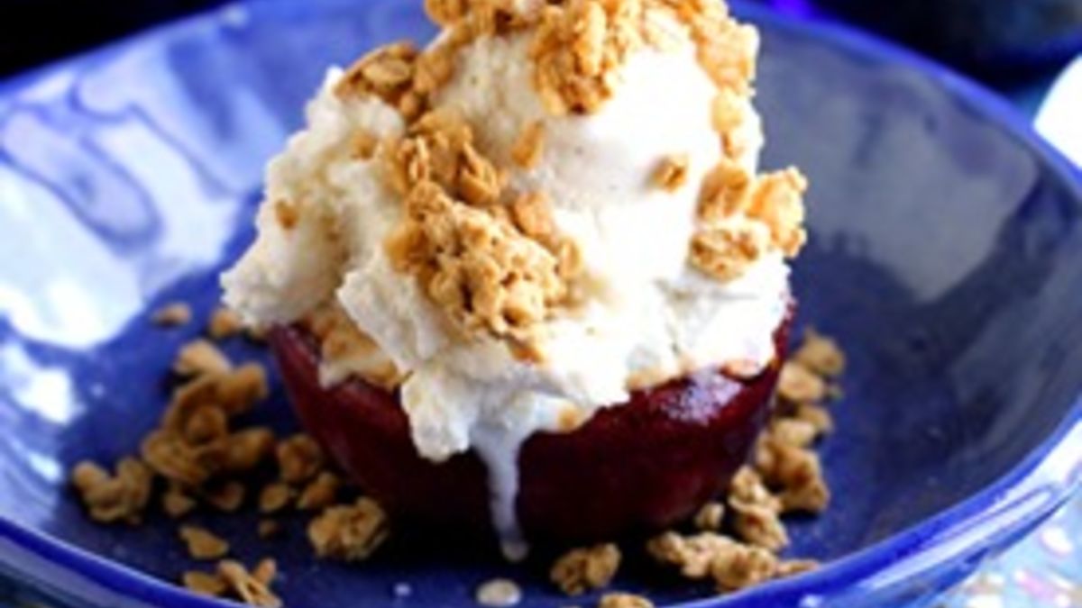 5-Minute Grilled Peach Cobbler