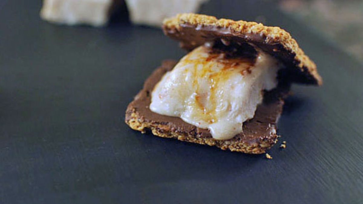 Bacon-Infused Marshmallow S'mores