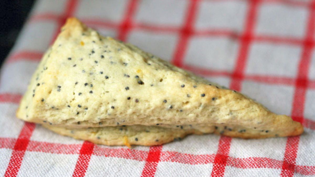 Flaky Lemon Poppyseed Scones