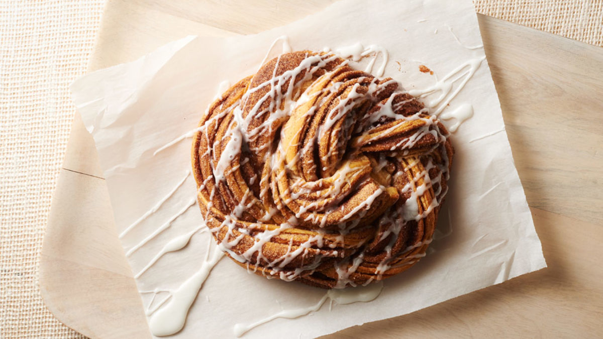 Cinnamon-Sugar Crescent Twist Bread
