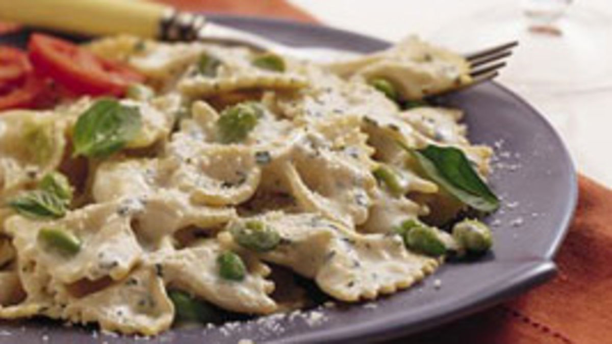 Pasta with Sweet Beans and Basil "Cream"