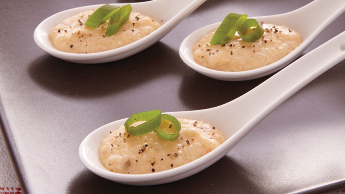 Cajun Spiced Cheesy Grits