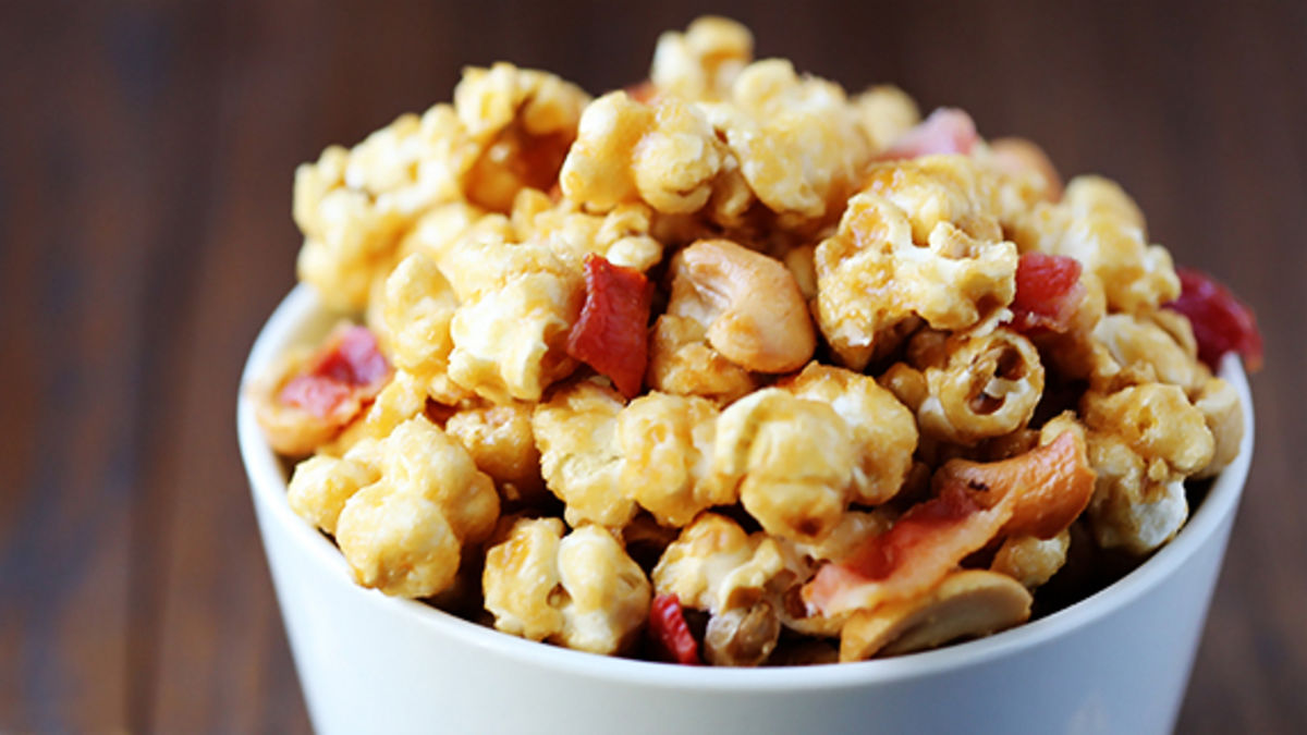 Bacon Cashew Caramel Corn