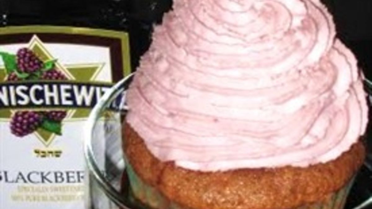 Blackberry Wine Cupcakes