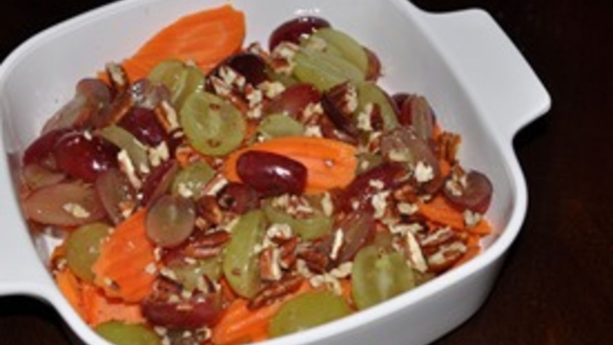 Savory Carrots and Grapes