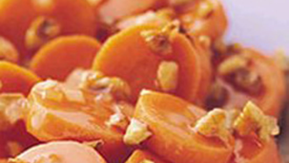 Carrots with Maple-Pecan Sauce for 18 to 24