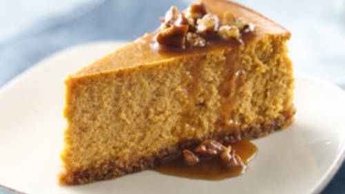 Pumpkin Cheesecake with Praline Sauce