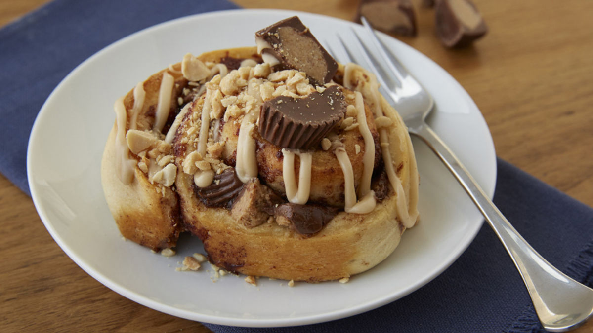 Peanut Butter Cup Cinnamon Rolls