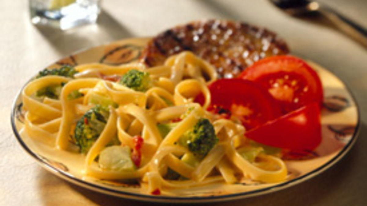 Fettuccine and Broccoli with Sharp Cheddar Sauce