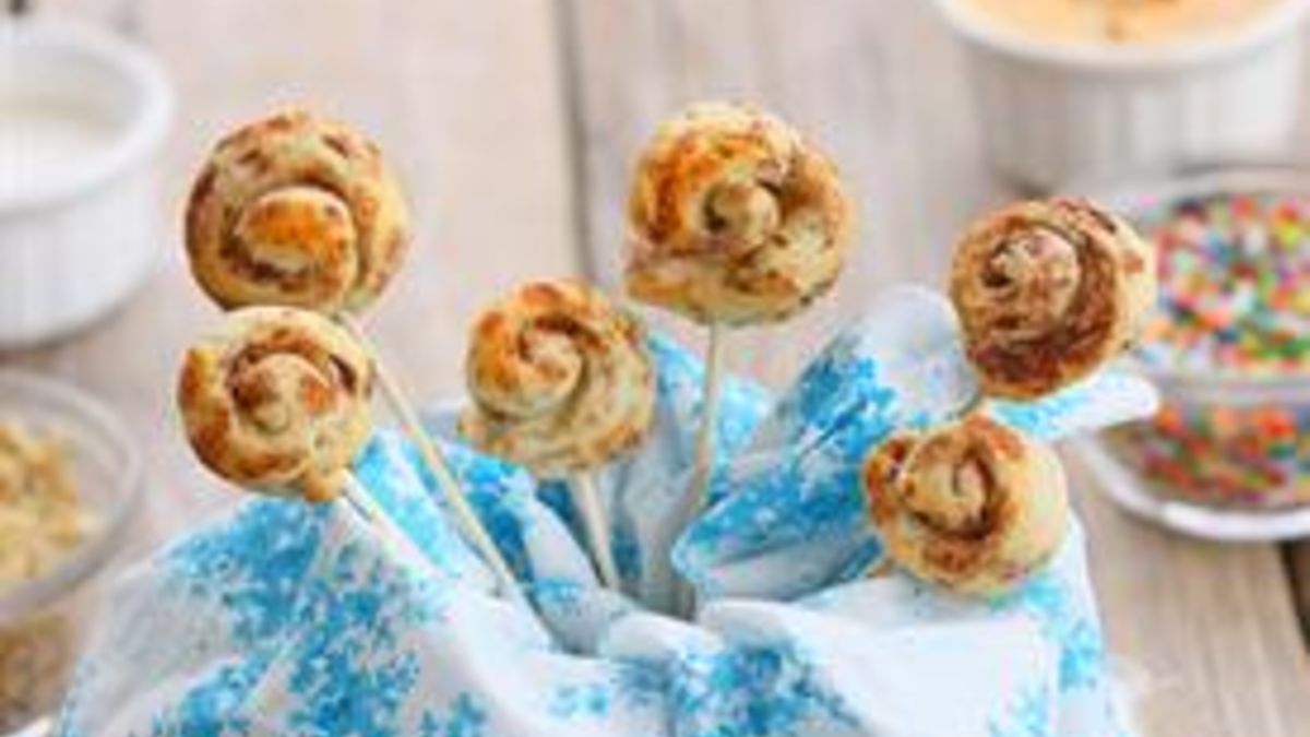 Mini Cinnamon Roll Fondue