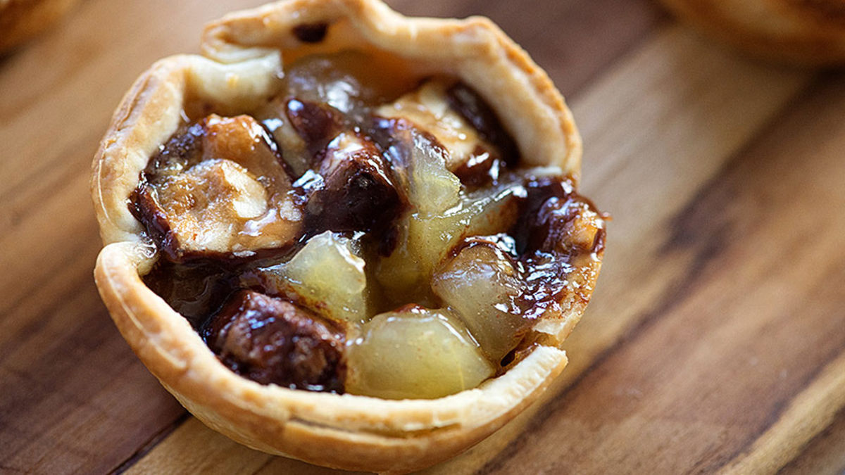 Snickers™ Apple Pie Cups