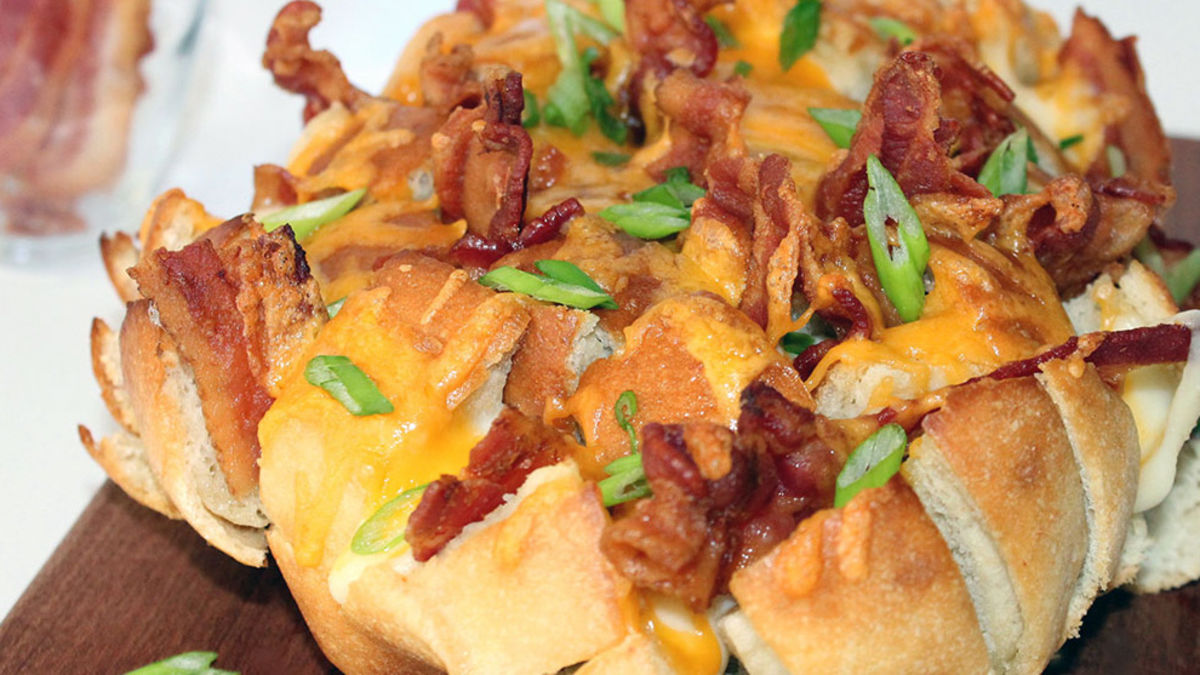Bacon Double-Cheese Pull-Apart Loaf
