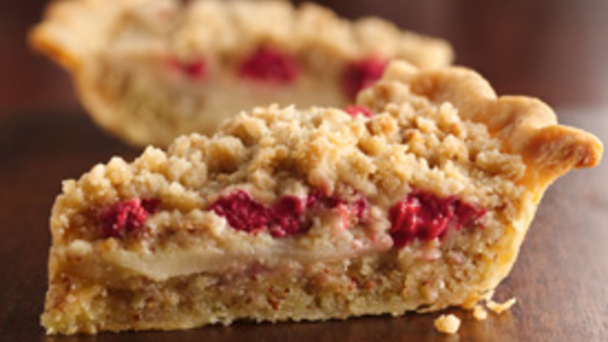 Crumbleberry Pear Pie