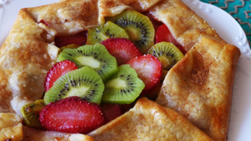 Thin Strawberry and Kiwi Fruit Tart