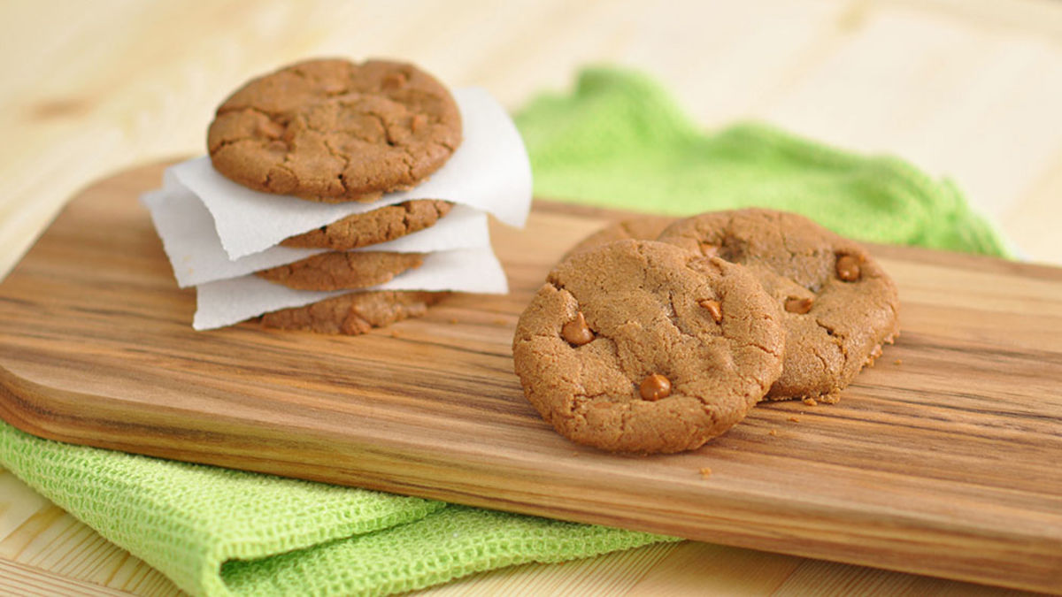 Easy Cookie Butter-Cinnamon Chip Cookies
