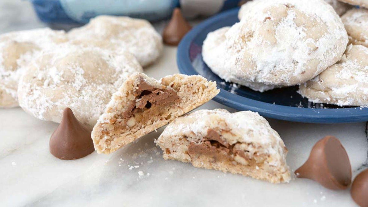 Easy Chocolate-Stuffed Russian Tea Cakes