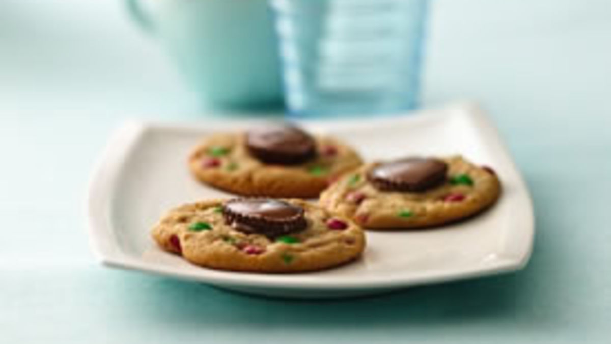 Holiday Peanut Butter Cup Cookies