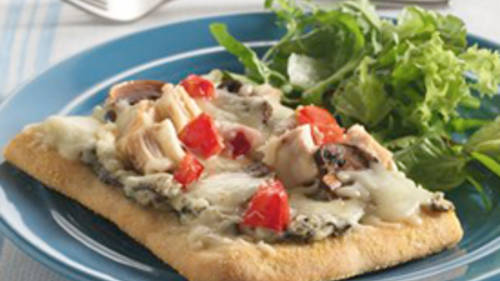 Chicken and Spinach Dip Pizza