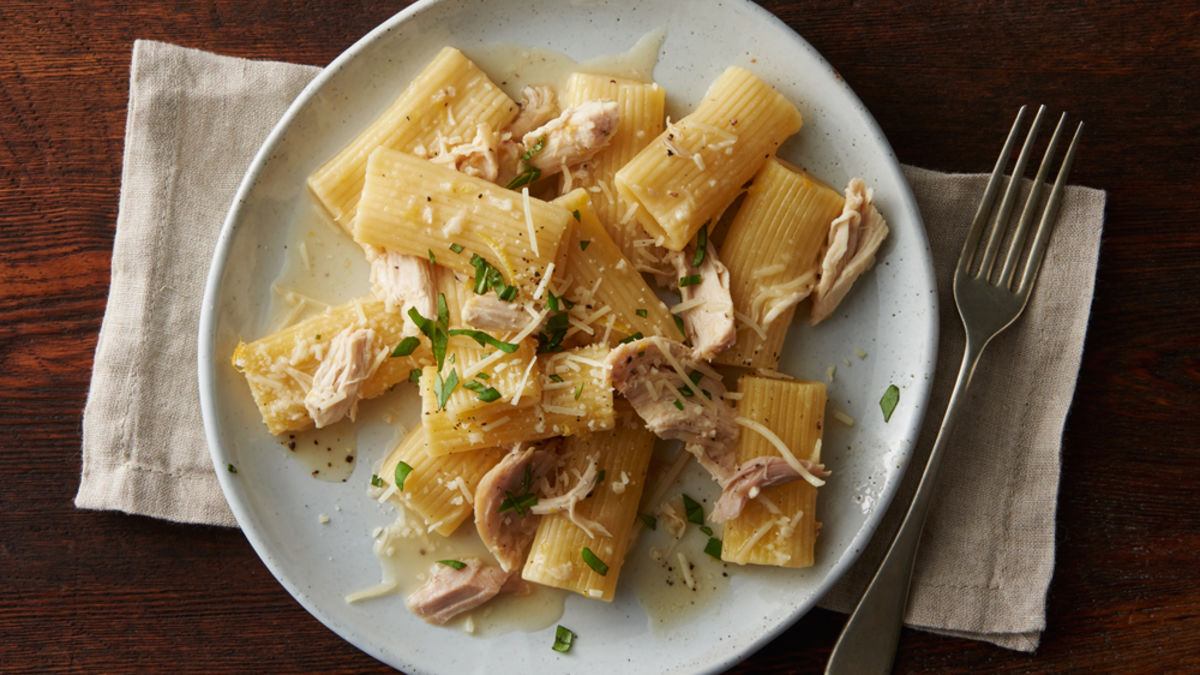 One-Pot Lemon Chicken Rigatoni