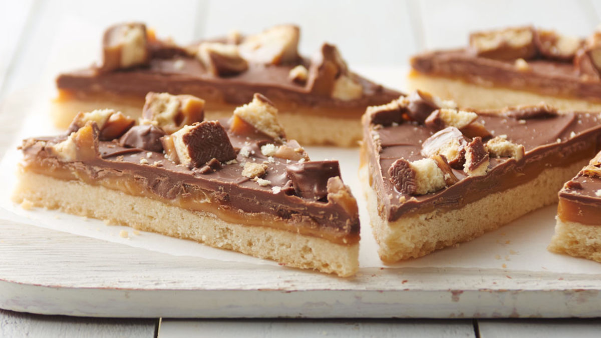 Twix™ Cookie Bars