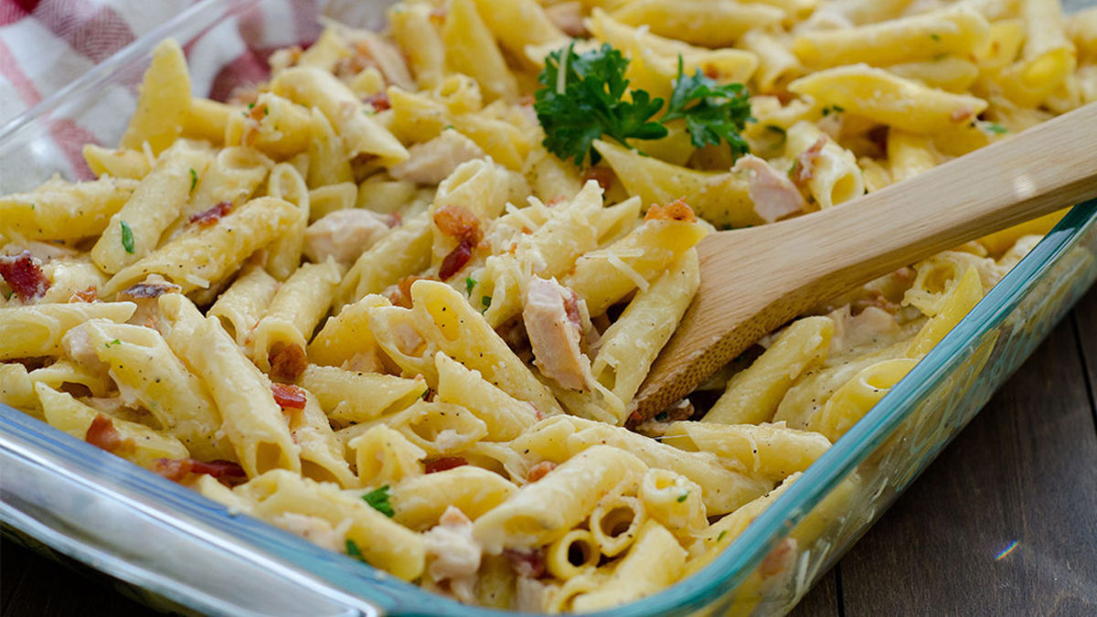 Chicken Carbonara Pasta Bake