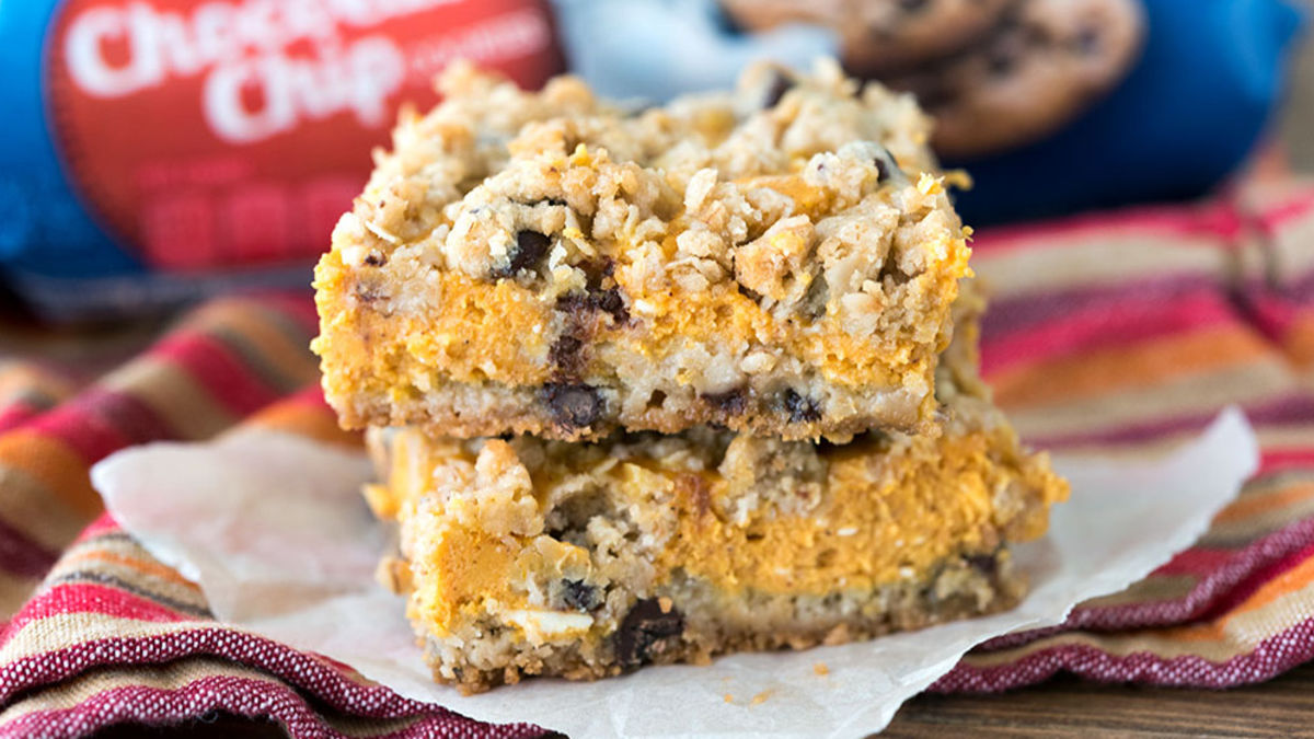 Pumpkin-Cheesecake Streusel Bars