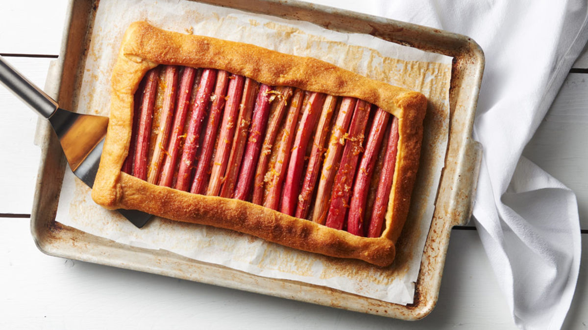 5-Ingredient Rhubarb Tart