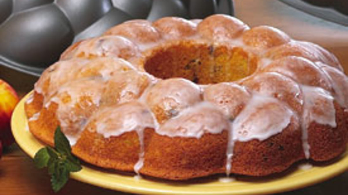 Cornbread Ring with Cranberries