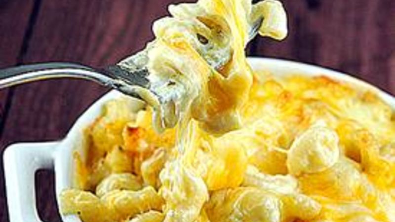 Green Chili Mac and Cheese Recipe - Tablespoon.com