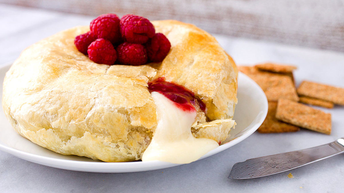 Raspberry-Habañero Baked Brie