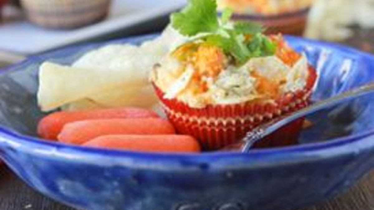Impossibly Easy Mini Buffalo Chicken Pies