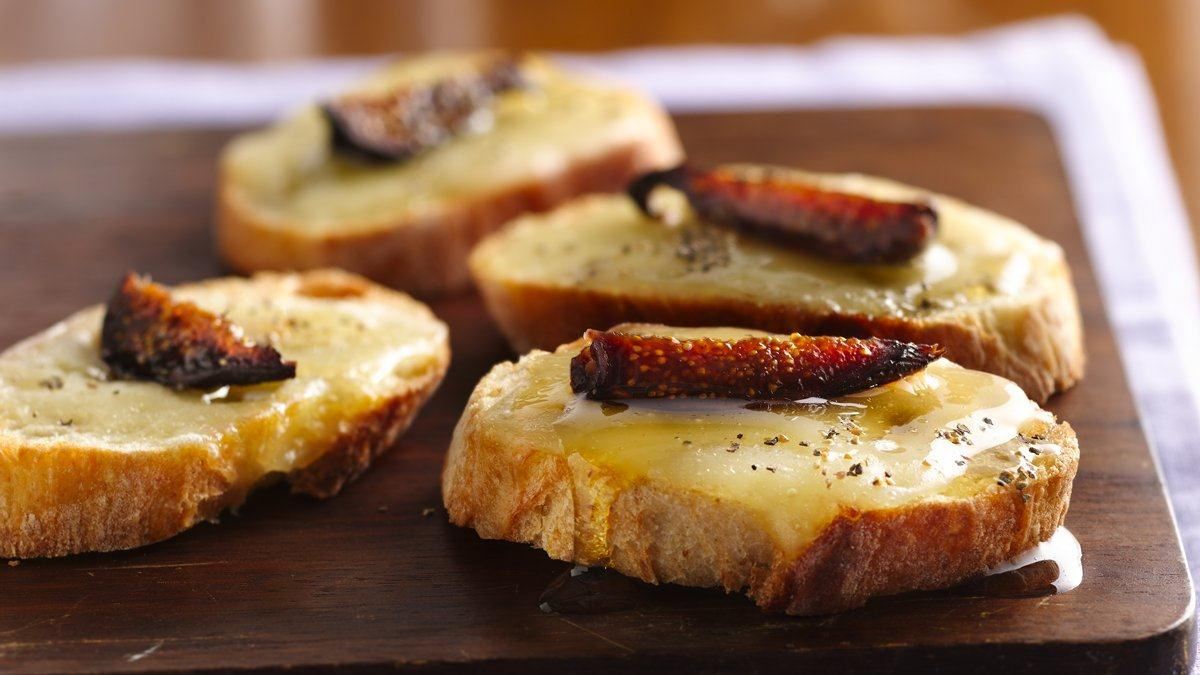 Fig ’n Cheese Toasts