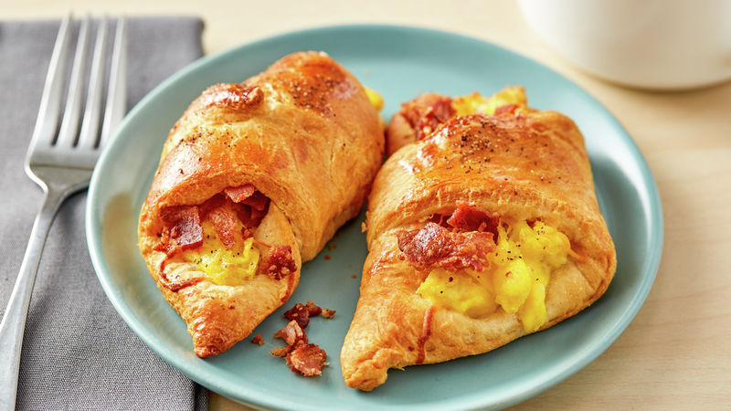 Bacon, Egg and Cheese Breakfast Sandwiches