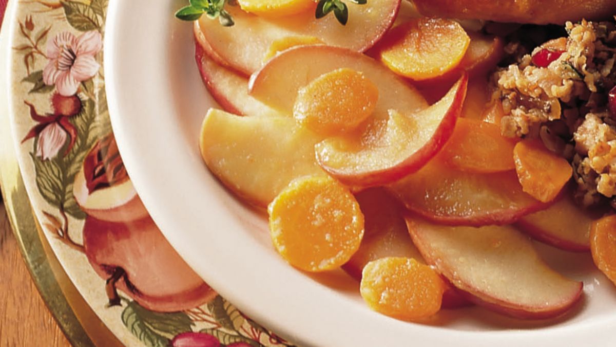 Maple-Glazed Carrots and Apples