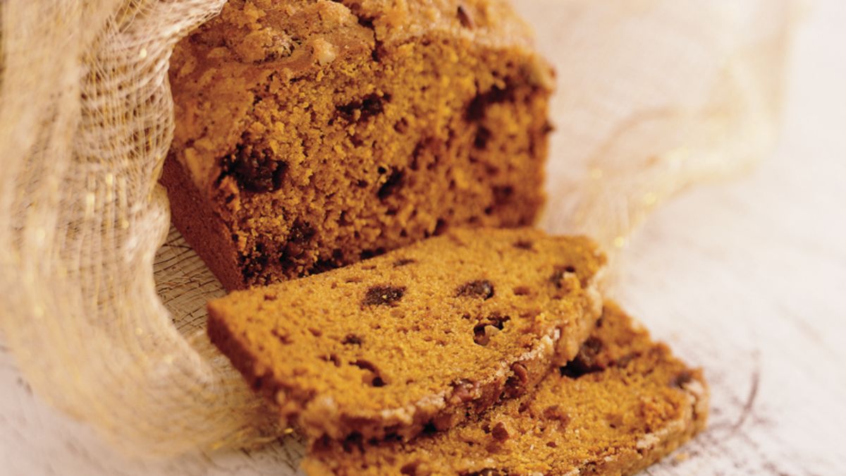 Praline Pumpkin Date Bread