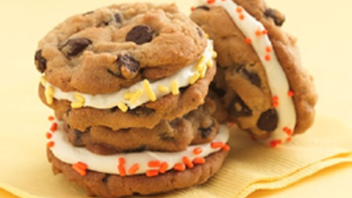 Frosting-Filled Cookie Sandwiches