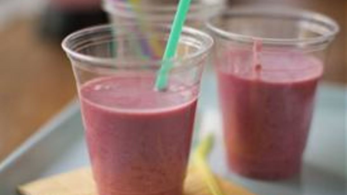 Raspberry Oatmeal Smoothies