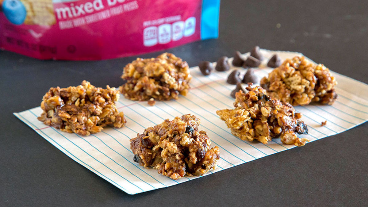 Chocolate-Peanut Butter Granola Bites