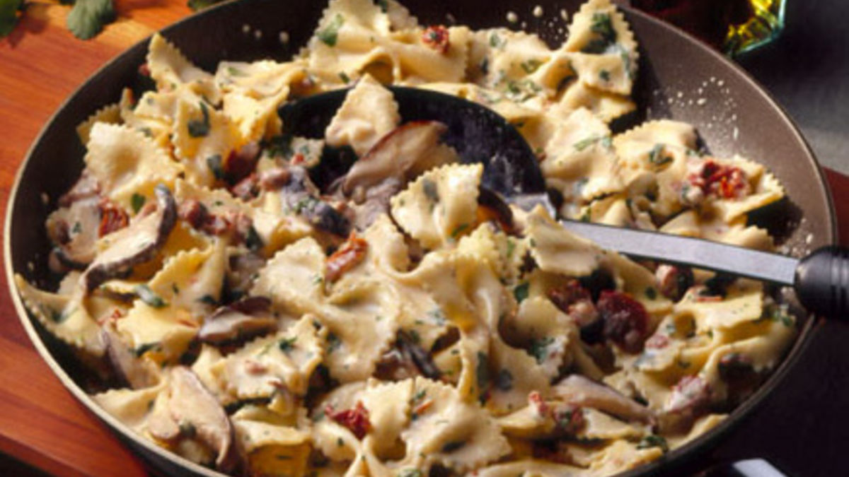 Farfalle with Mushroom-Cilantro Sauce