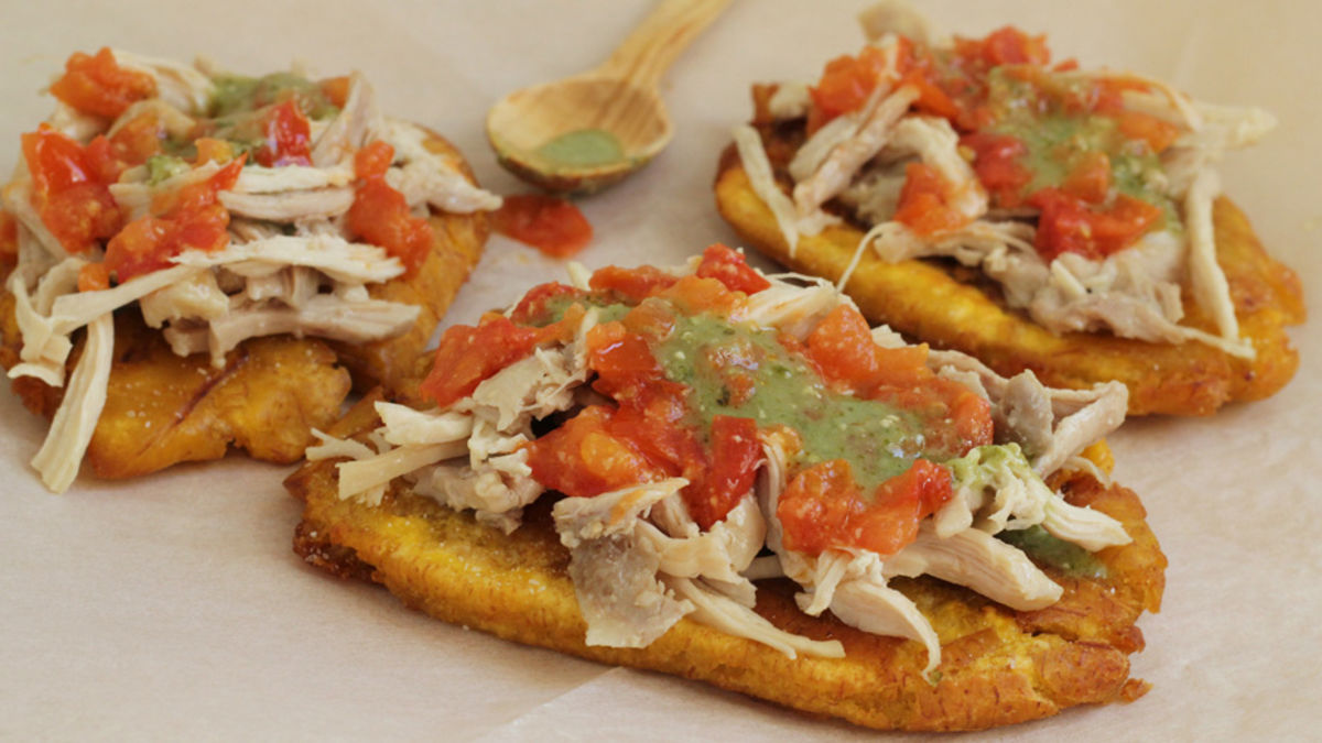 Fried Plantains with Chicken and Cilantro Sauce