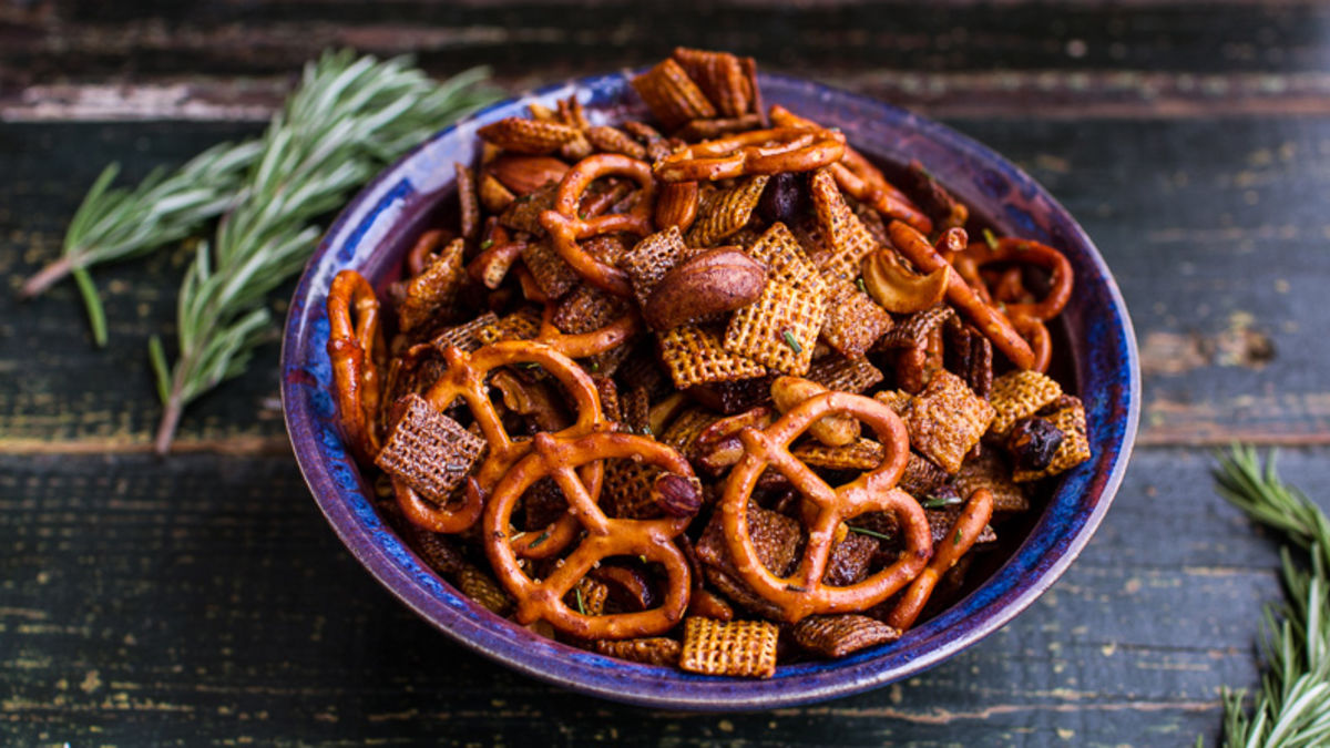 Honey-Roasted Chipotle-Rosemary Chex™ Party Mix