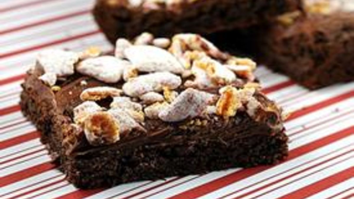 Peppermint Bark Muddy Buddy Bar